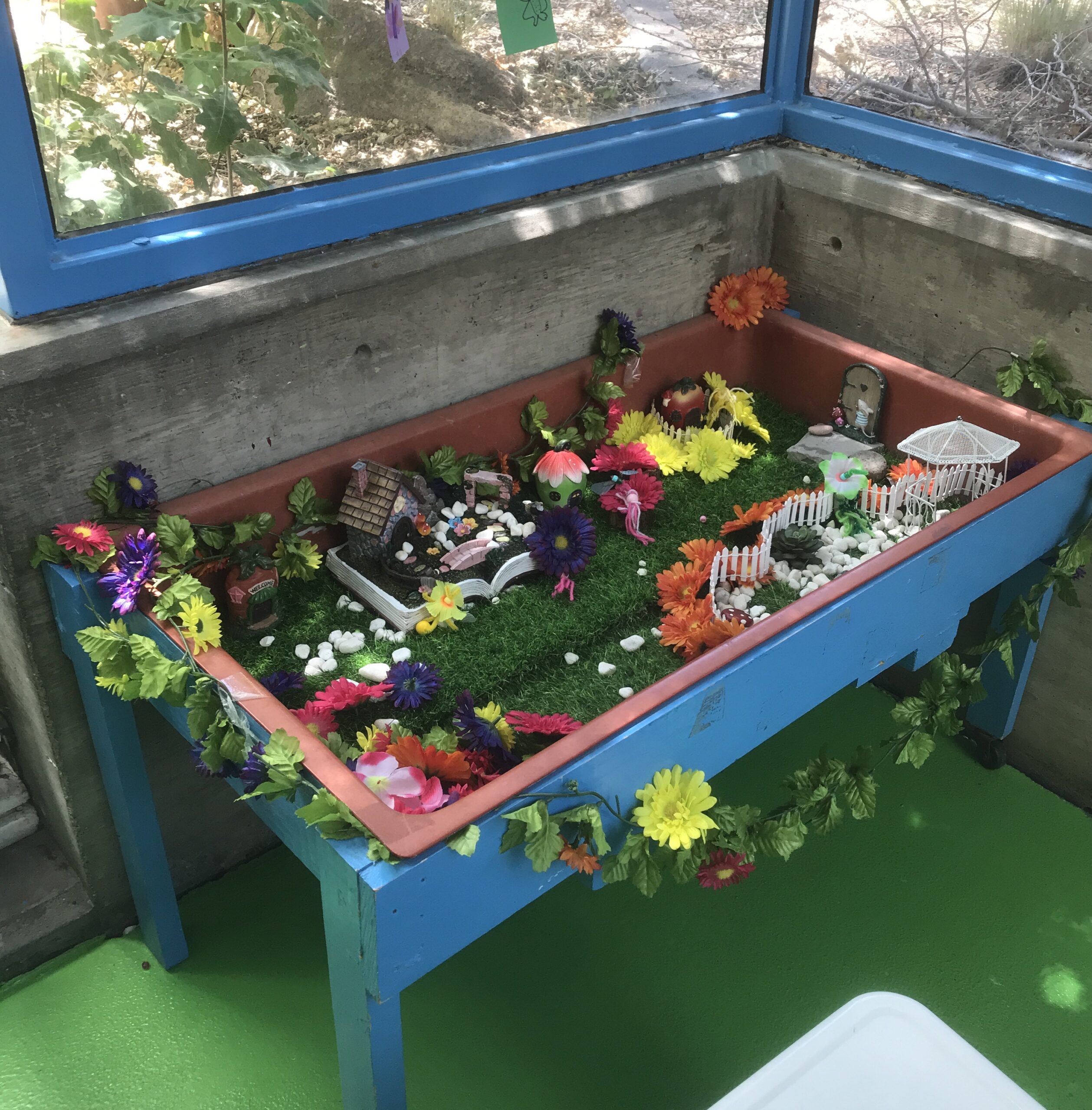 Conv in C Park #3_SFCM_fairy world in sensory tableJPG fairy world in sensory table