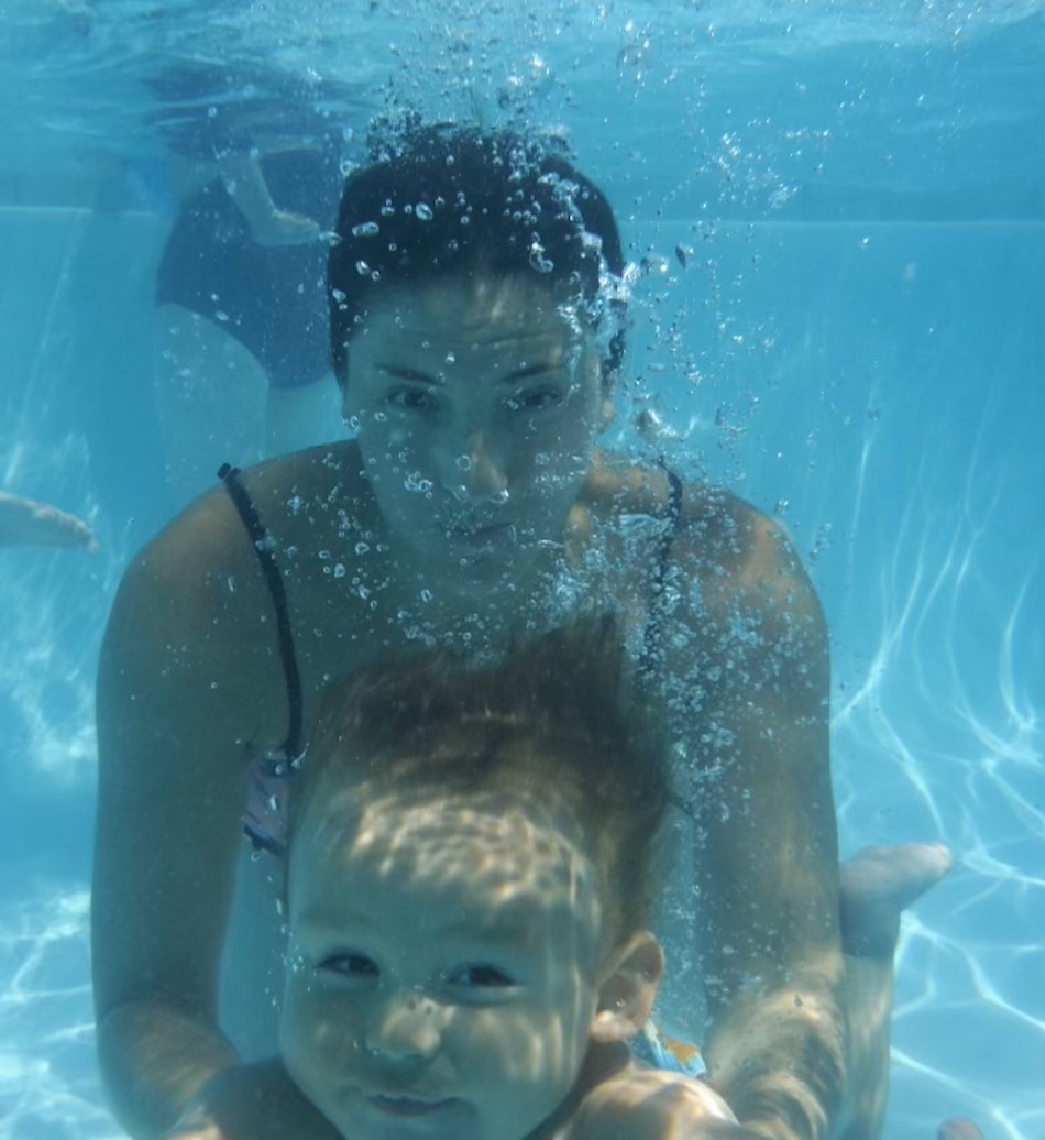Jen & Zac under water