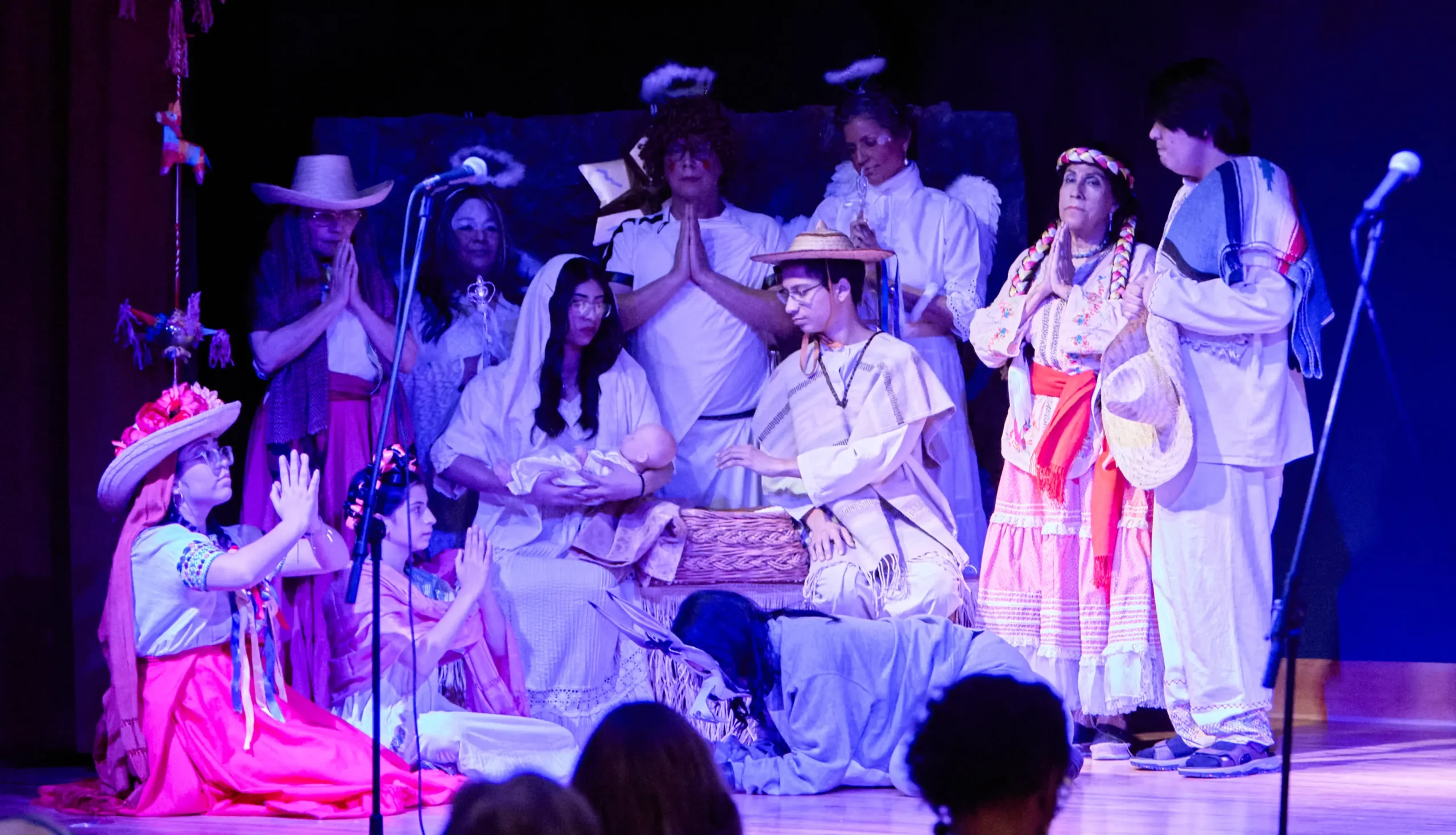 Photo by Cousineau Studios. Winter Stroll at MIAC and MOIFA. 176 Photo by Cousineau Studios. Winter Stroll at MIAC and MOIFA. 176